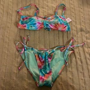 bikini top in size M and bottoms size S.